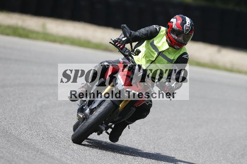 /27 12.06.2025 Ducati Schweiz Trackday Warmup  ADR/blau-bleu/ohne